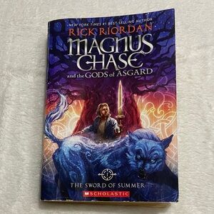 Scholastic Magnus Chase: The Sword of Summer paperback